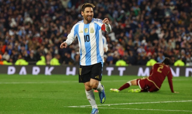 开云体育官网-奥莱报：梅西是队友的楷模、偶像和明灯，他值得再拥有一届世界杯