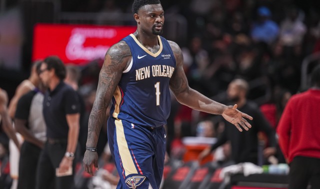 戏份不多！锡安半场出战16分钟 5中3拿到7分2板2助